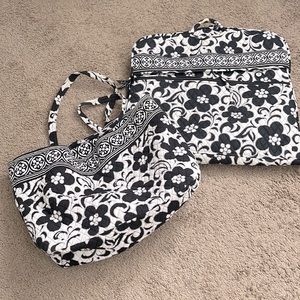 Clearance 🚨 Vera Bradley XL tote and garment bag.
